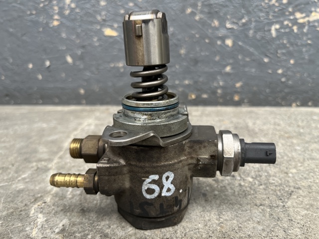 03C127026P Bomba de alta presión  disponible Utrera