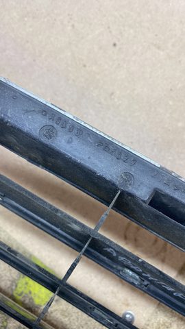 MERCEDES A2038800223 Parrilla  en stock Valencia