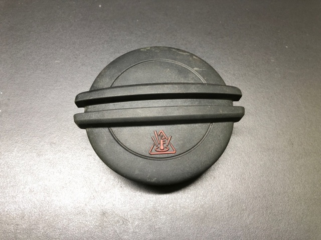 VAG 3C0121321 Tapón depósito de refrigerante  en stock Salamanca