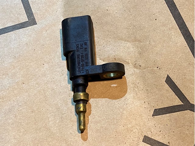 03F919501B VAG Sensor, temperatura del refrigerante (encendido el ventilador del radiador)  comprar en Oviedo