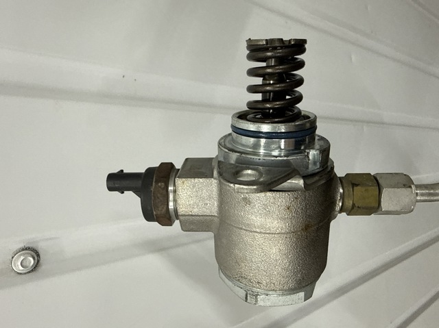 03C127026E VAG Bomba de alta presión  disponible Ourense