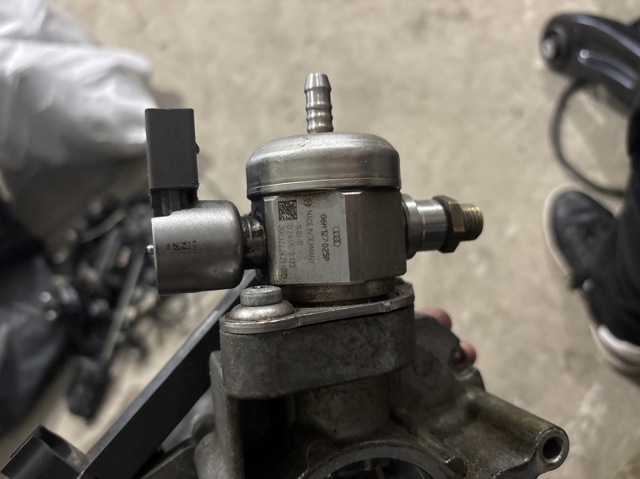 06H127025Q Bomba inyectora  en stock Sabadell