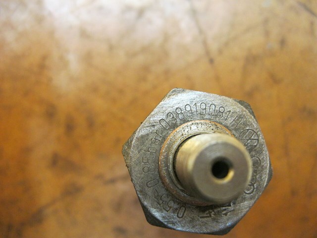 VAG 038919081H Sensor de presión de aceite  en stock Terrassa
