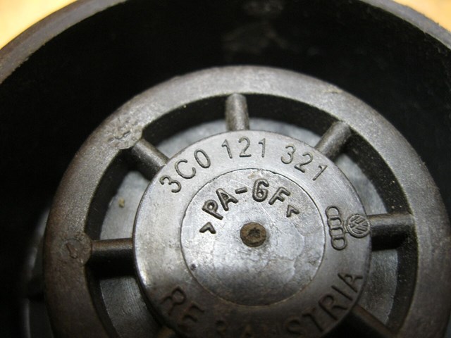 3C0121321 VAG Tapón depósito de refrigerante comprar Alcalá