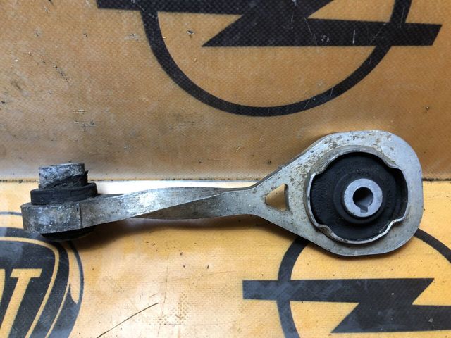 8200151995 Soporte de motor trasero  en stock Granada