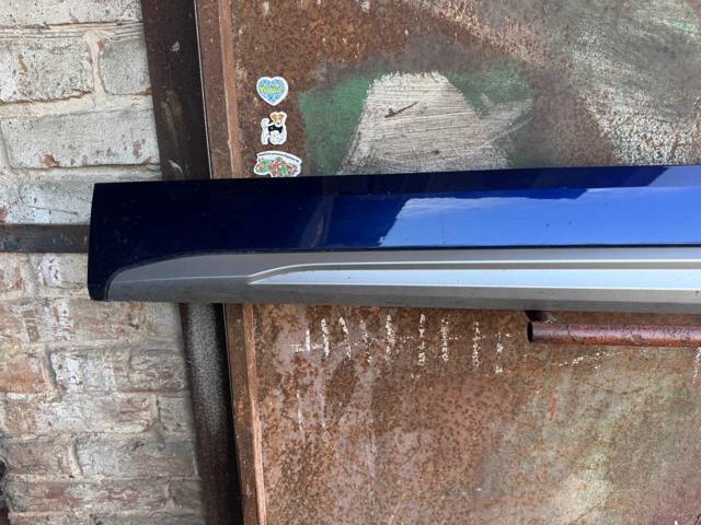 80A853959GGRU VAG Moldura de puerta delantera izquierda inferior comprar Madrid