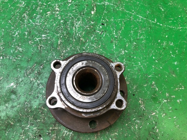 VAG 1K0407621F Buje de rueda delantero comprar Barcelona