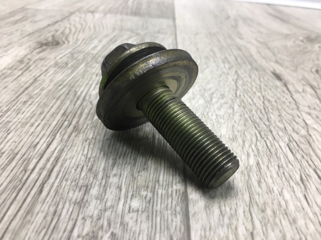 9011916004 TOYOTA Perno de la polea del cigüeñal  en stock Gandía