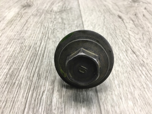 9011916004 TOYOTA Perno de la polea del cigüeñal  disponible Vigo