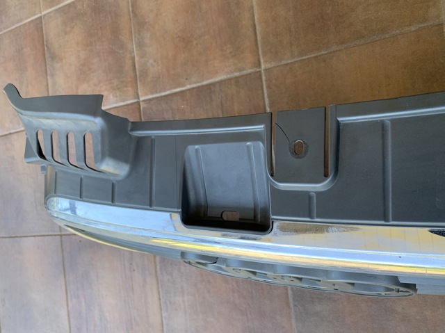 8E0853651J Parrilla  en stock Castellón