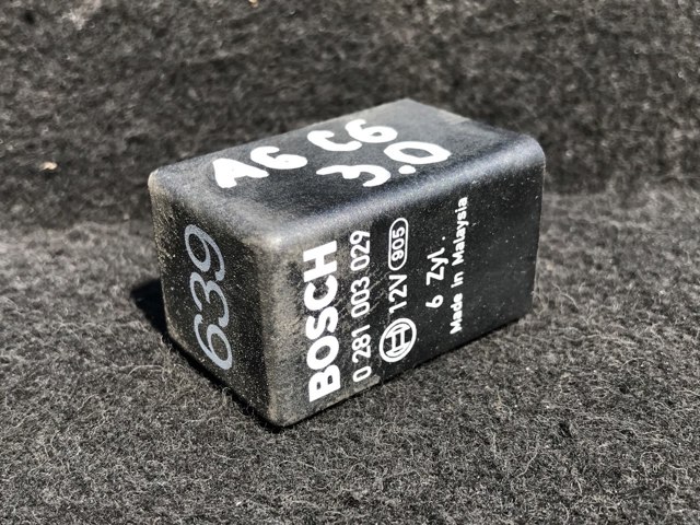 4E0907282A Relé de bujía de precalentamiento  disponible Utrera