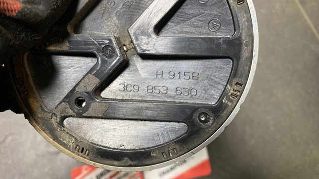 VAG 3C9853630 Emblema de tapa de maletero  comprar en Ponferrada