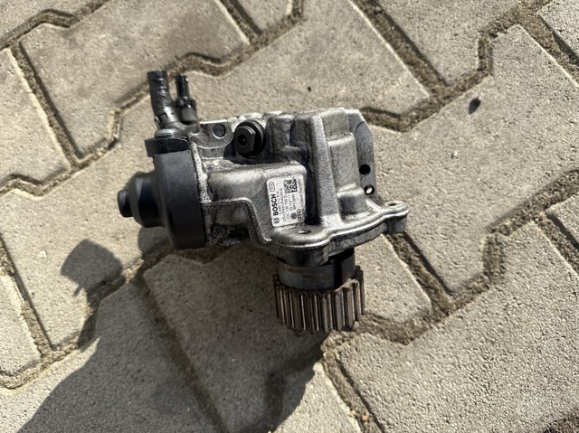 VAG 03L130755D Bomba de alta presión  comprar en Murcia