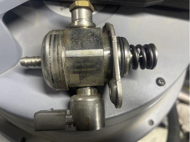 06H127025Q VAG Bomba de alta presión  disponible Ourense