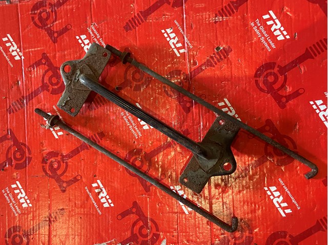 MR238277 MITSUBISHI Montaje De Bateria (Soporte)  comprar en Lleida