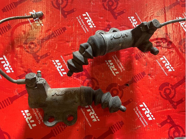 MR980832 Cilindro receptor, embrague  disponible Burgos