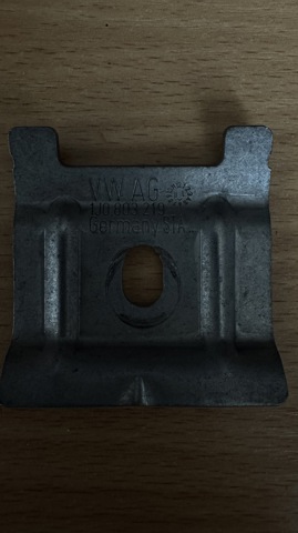 1J0803219 VAG Montaje De Bateria (Soporte) comprar Alcalá