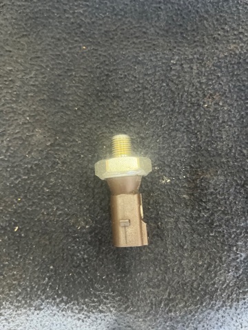 038919081K VAG Sensor de presión de aceite  en stock Huelva