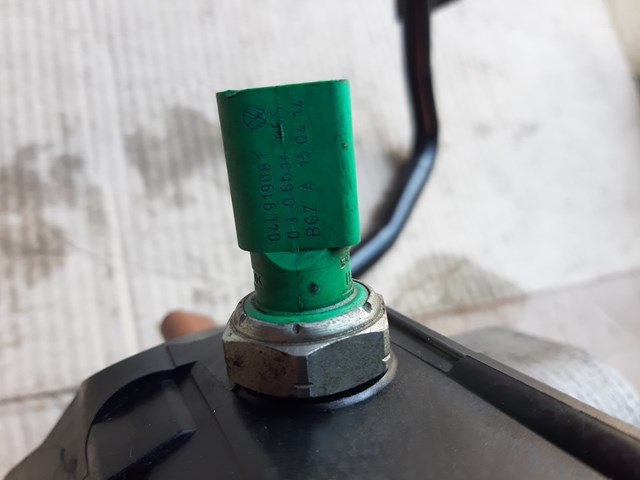 VAG 04L919081B Sensor de presión de aceite  en stock Terrassa