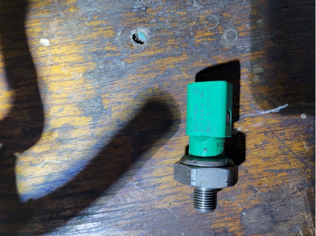 04L919081B Sensor de presión de aceite comprar Almería