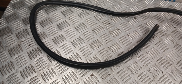 MITSUBISHI MR274057 Moldura de parabrisas  disponible Lugo