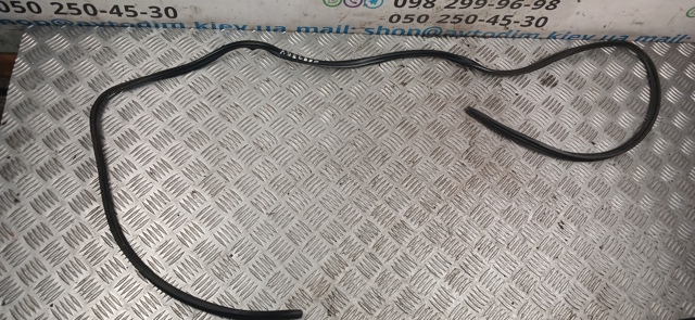 MR274057 Moldura de parabrisas  en stock Castellón