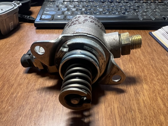 VAG 06J127025G Bomba inyectora  en stock Valencia