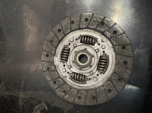 322014711 Disco de embrague  disponible Utrera