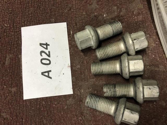A2114010370 Tornillo de rueda  en stock Sabadell