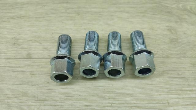 SWAG 99909801 Tornillo de rueda  disponible Lugo