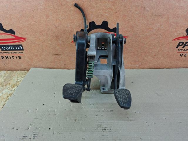 MERCEDES A9012902416 Pedal embrague  disponible Lugo