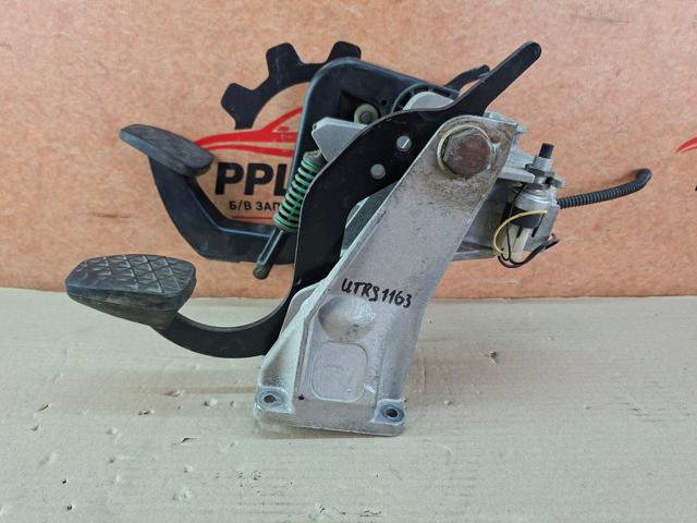 MERCEDES A9012902416 Pedal embrague  disponible Valladolid