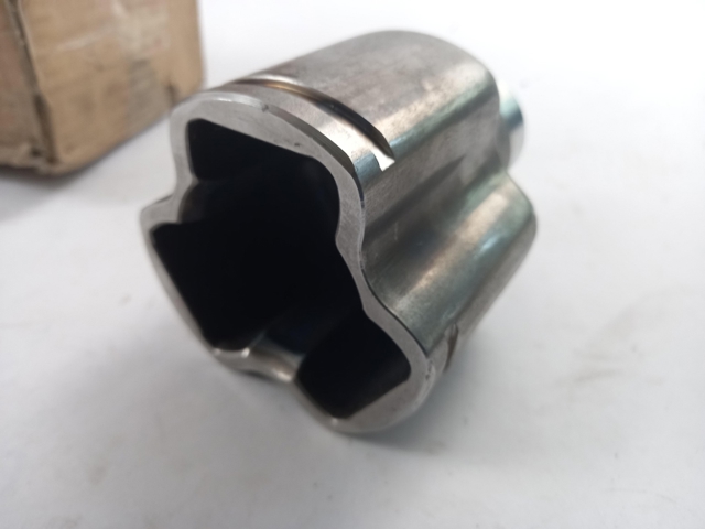 1028556 Ford