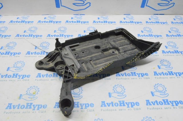 5Q0803219C VAG Montaje De Bateria (Soporte)  disponible Vigo