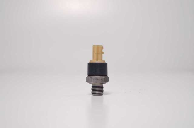 8200671272 RENAULT Sensor de presión de aceite  en stock Gandía