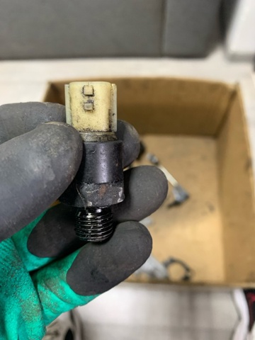 NISSAN 2524000Q0A Sensor de presión de aceite comprar Barcelona