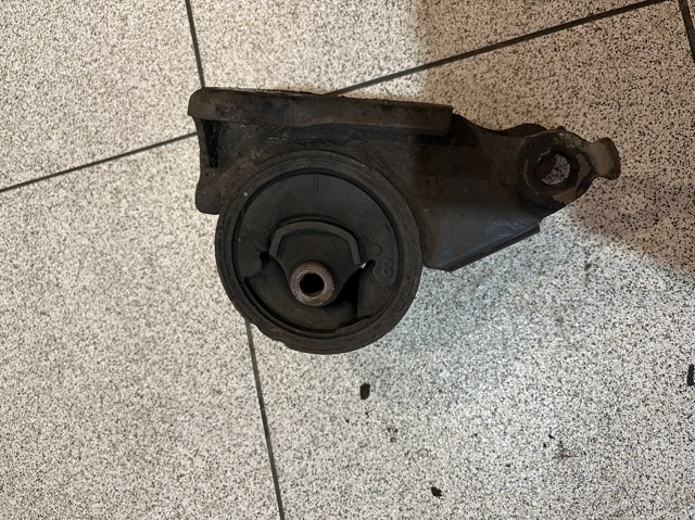 NISSAN 113208H800 Soporte de motor trasero  comprar en Murcia