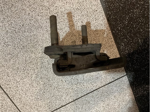 NISSAN 11320JR70D Taco de caja de cambios comprar Barcelona