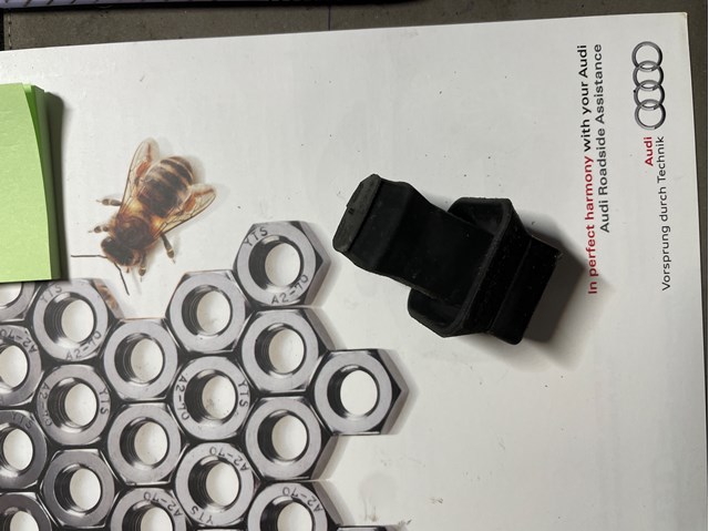 7L0121276A Cola de escape comprar Almería