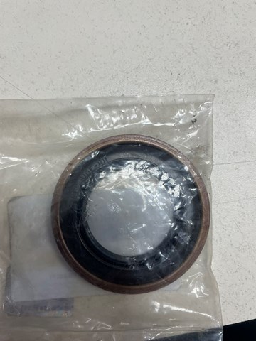 HYUNDAI 4311939070 Anillo retén de semieje, eje delantero  en stock Salamanca