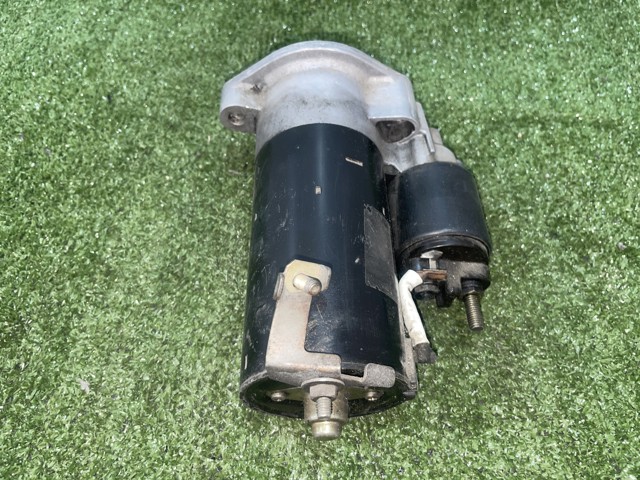 0001110106 Motor de arranque  en stock Granada