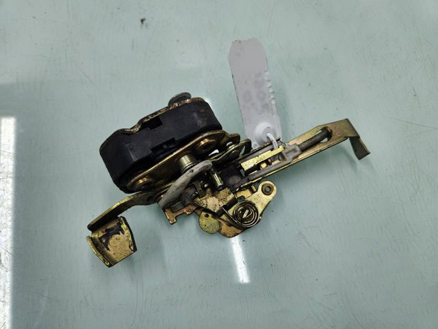 0007201235 Cerradura de puerta delantera derecha  en stock Sabadell