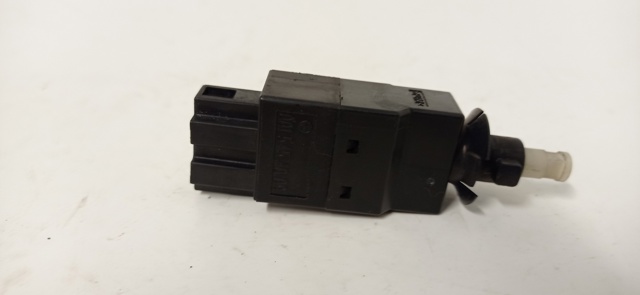 0015454009 Interruptor de luz de freno comprar Almería