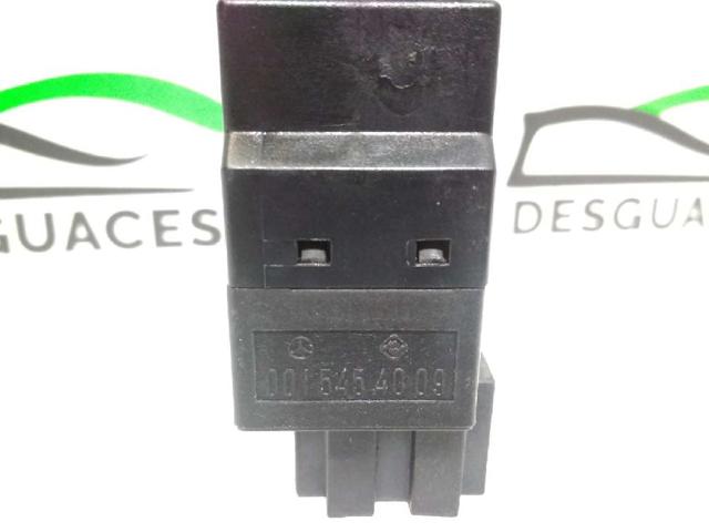 0015454009 MERCEDES Interruptor de luz de freno  en stock Córdoba