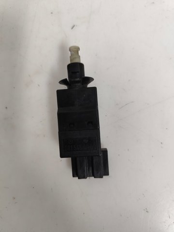 0015454009 MERCEDES Interruptor de luz de freno  disponible Alicante
