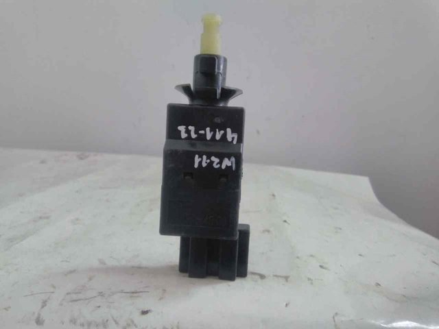 0015454009 MERCEDES Interruptor de luz de freno  disponible Ourense