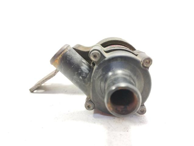0018351164 Bomba de agua eléctrica auxiliar  en stock Castellón