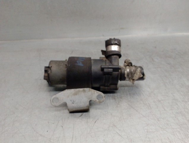 0018351364 Bomba de agua eléctrica auxiliar  disponible Burgos