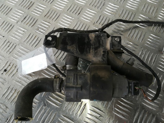 0018351364 MERCEDES Bomba de agua eléctrica auxiliar  en stock Gandía