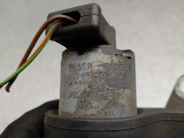 0018351364 MERCEDES Bomba de agua eléctrica auxiliar  en stock Gandía